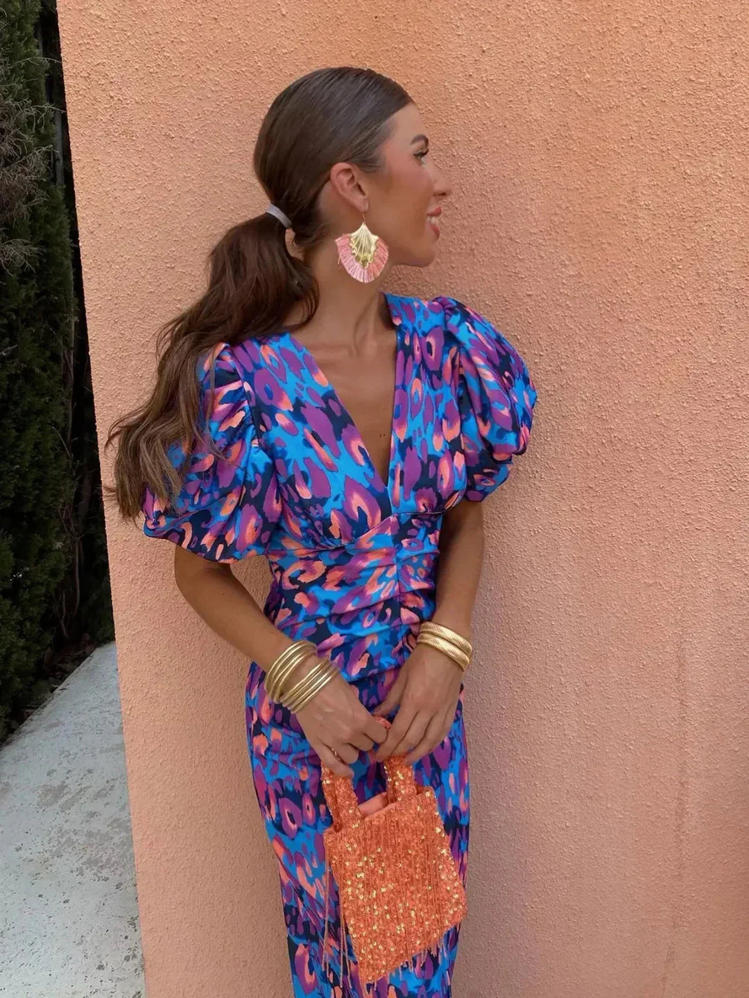Arielle | Abito midi colorato con volant sulle maniche