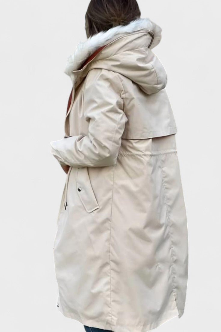 Giada | Cappotto Lungo con Cappuccio e Dettagli Chic